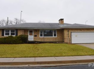 2812 N Rockwood Dr, Peoria, IL 61604