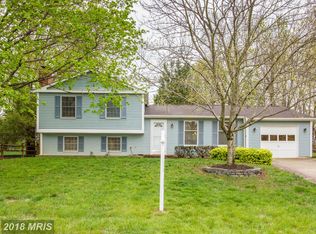 239 Silverleaf Dr, Sterling, VA 20164