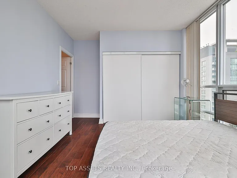 761 Bay St #3102 — Photo 35