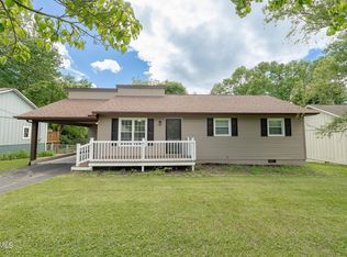 1140 Sourmash Dr, Kingsport, TN 37660