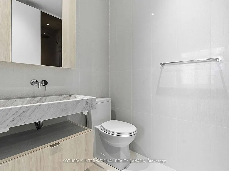 11 Yorkville Ave #5010 — Photo 11