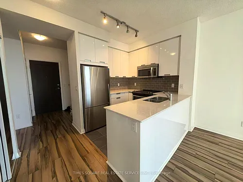 75 Eglinton Ave W Photo 1