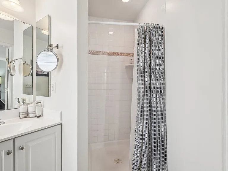 18119 Camdenhurst Dr — Photo 22