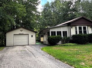 2233 Oakridge Dr, Farwell, MI 48622