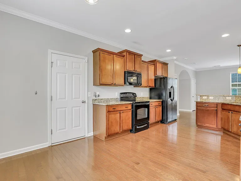 10 Shady Grove Ct — Photo 16
