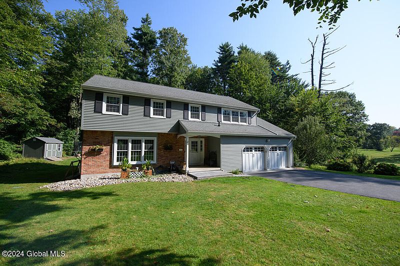 2nd image of 14 E Saybrook Drive