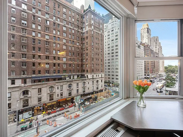 77 W 55th St APT 6G, New York, NY 10019