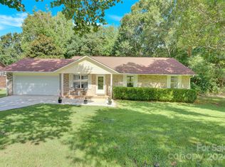 184 Autumn Leaf Rd, Troutman, NC 28166