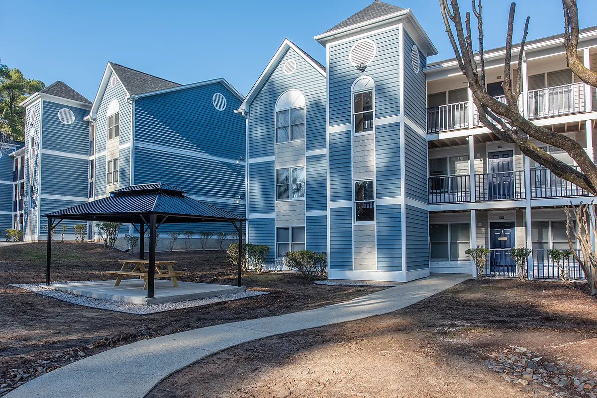 Building Photo - LaSalle Pointe Apartments