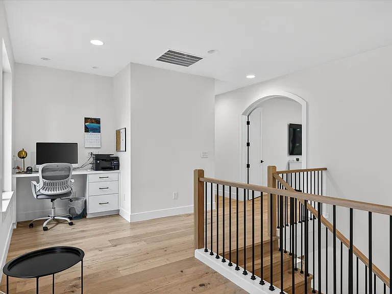 825 Ellis Ave — Photo 45