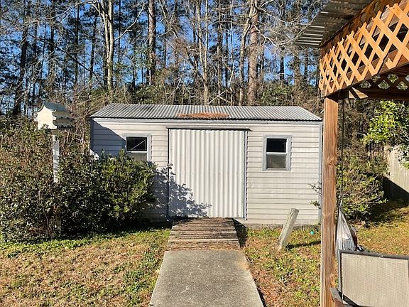 3rd image of 416 Longleaf Dr