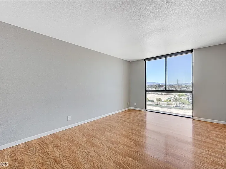 3930 University Center Dr #806 — Photo 21