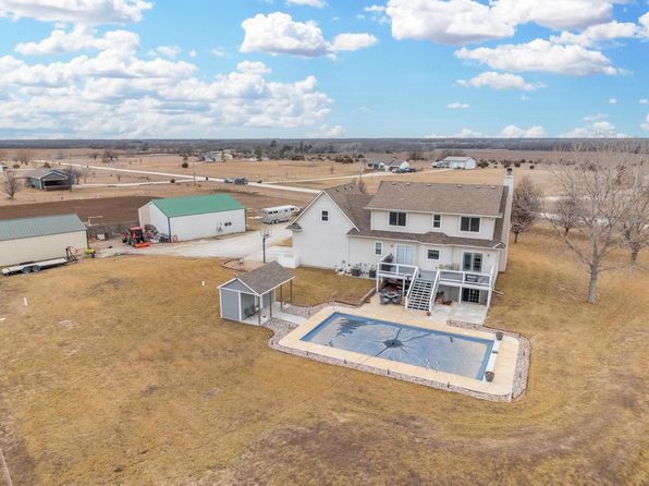 21722 SW Roberta Ln, Douglass, KS 67039