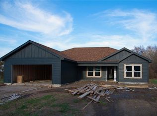 211 S Dalton Dr, Lone Jack, MO 64070