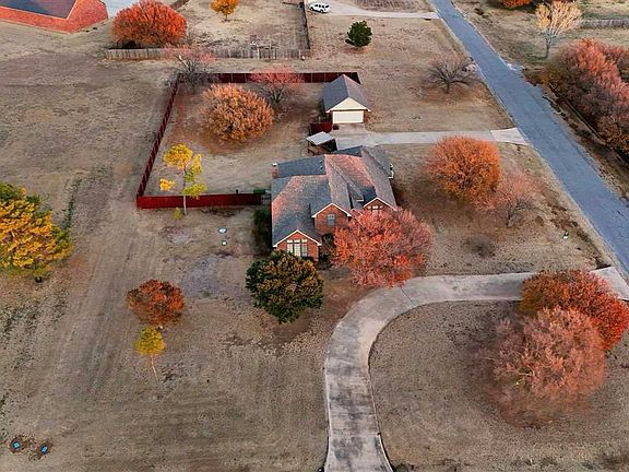 5th image of 9 NW Forest Ln