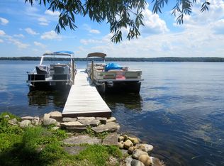 1823 W Shore Dr, Delafield, WI 53018