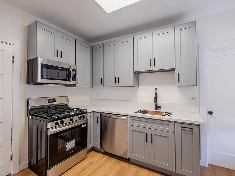 108 Broadway Residences — Photo 9