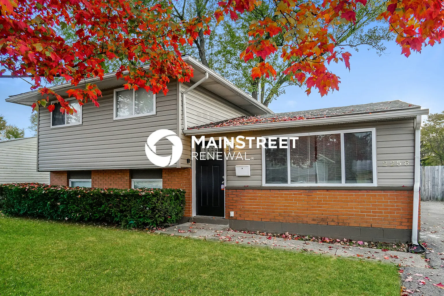 2258 Majestic Dr W photo 1
