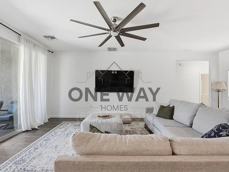 30558 W Clarendon Ave — Photo 8