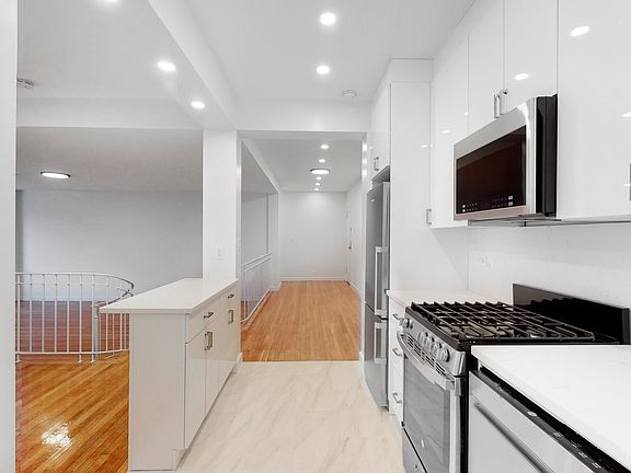 4th image of 150 Greenway Ter APT 41E