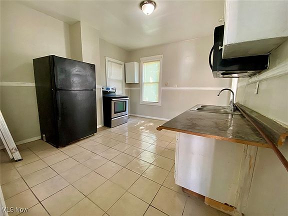 5th image of 10314 Harvard Ave