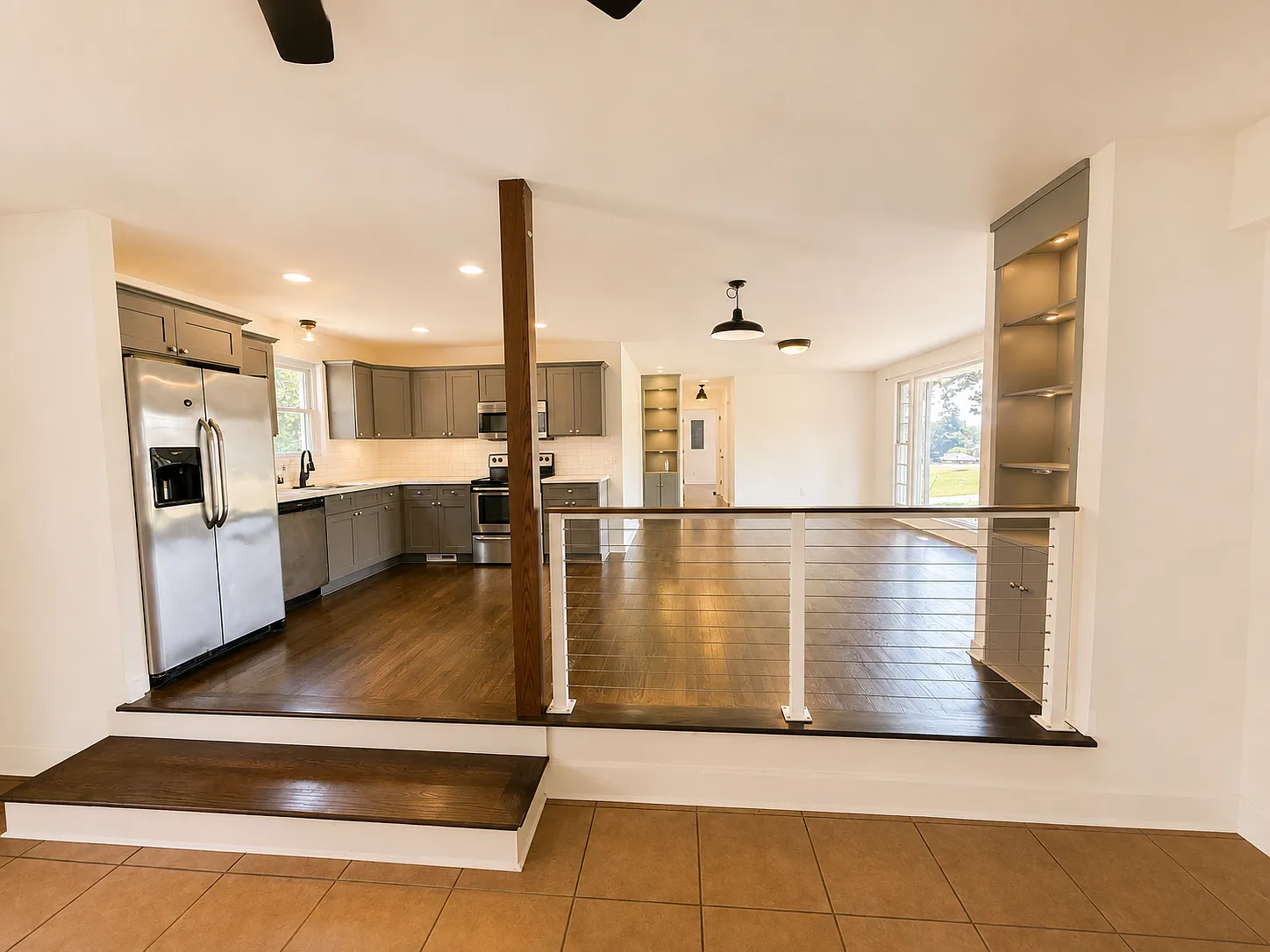 810 Chadwell Dr — Photo 3