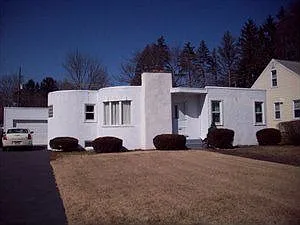 81 Evergreen Ave photo 1