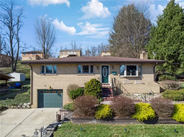 14100 Lexington Pl, Irwin, PA 15642