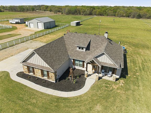 5th image of 185 Stanley Ln