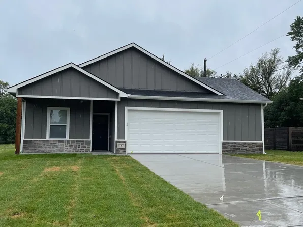 1117 Skyview Dr, El Dorado, KS 67042