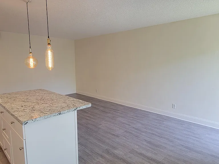 2110 NE 39th St #3B — Photo 7