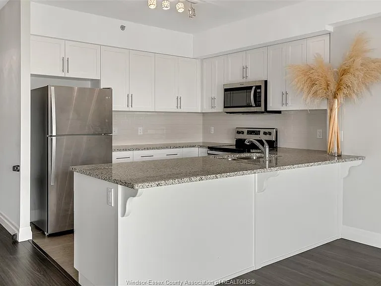 6 Park St #501 — Photo 16