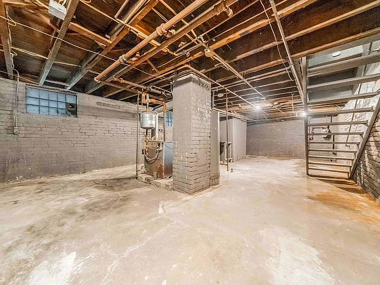 2020 W 99th St — Photo 47