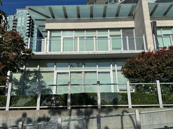 1582 Homer Mews, Vancouver, BC V6Z 0A6