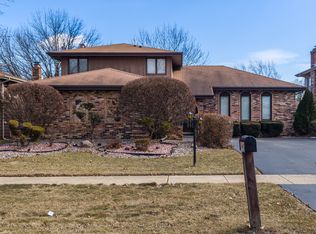 17807 Maple St, Lansing, IL 60438