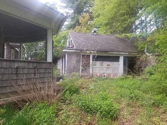 3rd image of 178 N Main St