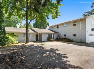 13901 SE Center St, Portland, OR 97236