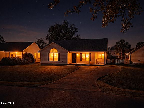 3rd image of 4901 N Hampton Drive SE