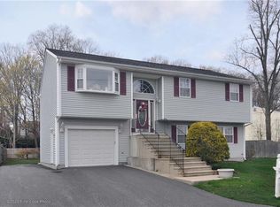 14 Woodbine St, Johnston, RI 02919