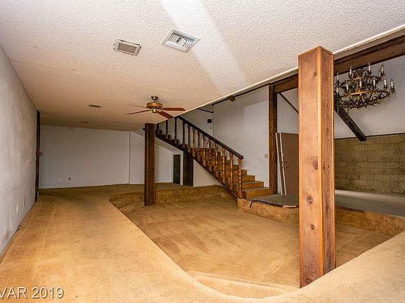 5th image of 8625 W El Campo Grande Ave