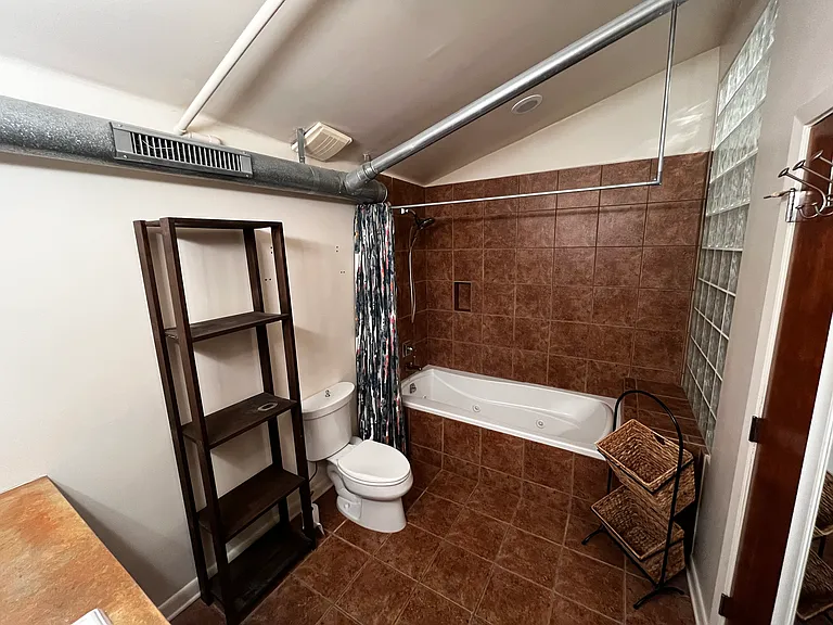 Upstairs full bath with Jacuzzi tub