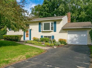 19 Kent Dr, Victor, NY 14564