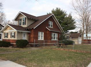 701 East St, Three Rivers, MI 49093