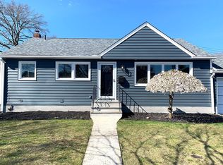 84 Kathleen Dr N, Syosset, NY 11791