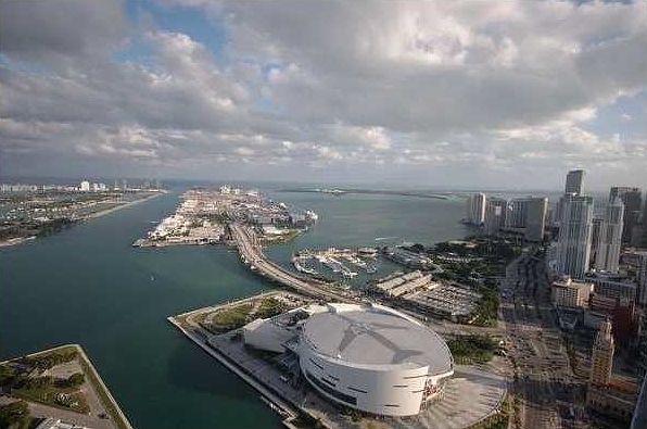 1st image of 900 Biscayne Blvd APT 3305