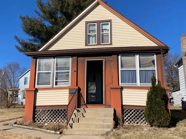 632 W Ordway St, Freeport, IL 61032
