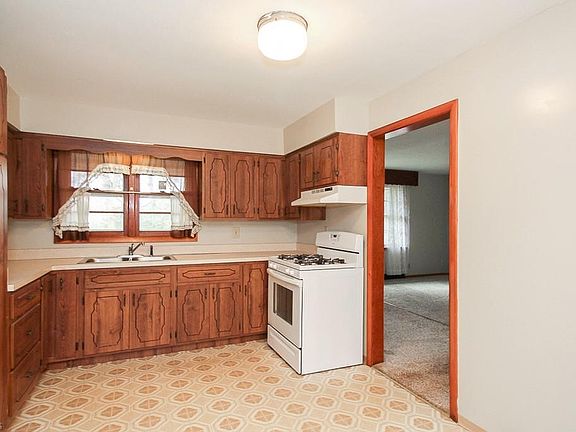 5th image of 4137 Foskett Rd
