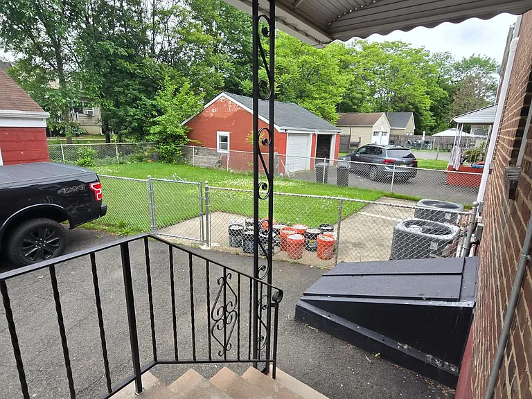 613 Willow Ave #1 — Photo 12