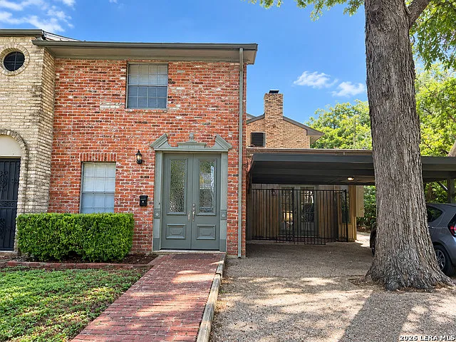 230 W Craig Pl #230