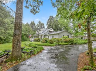 5 Sugarloaf Ln, Hendersonville, NC 28792